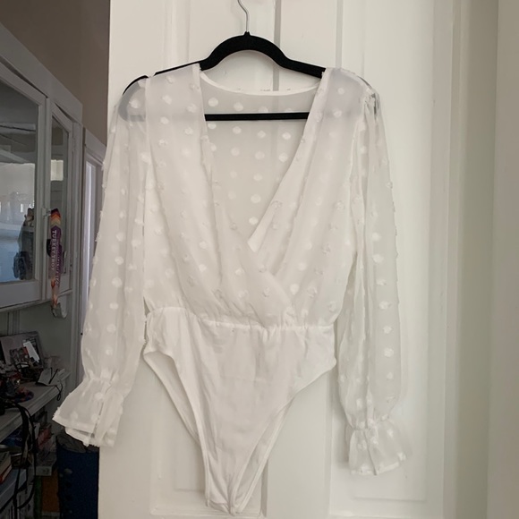 SHEIN white long sleeve body suit in medium. So pretty! Never worn. - Picture 1 of 3
